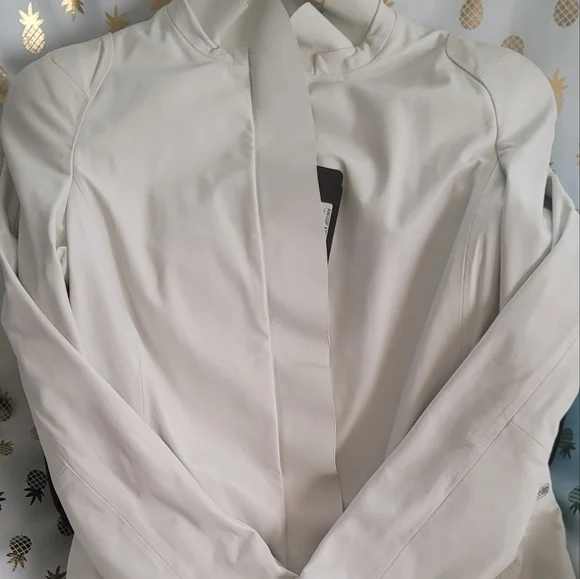 ✨️💥 EMPORIO ARMANI JACKET  💥✨️ - Picture 4 of 14